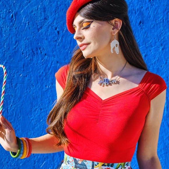 Retrolicious hot red top! - Picture 1 of 7